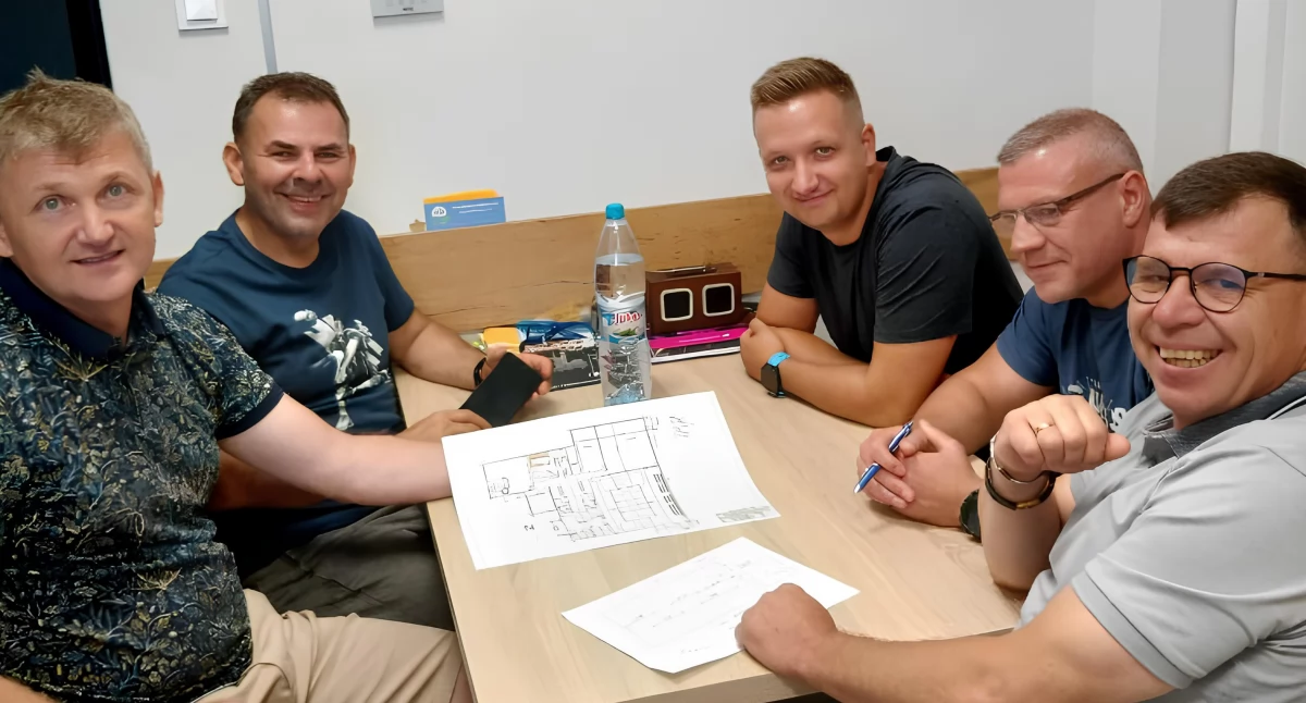 Na zdjęciu: Paweł Kowalczyk, Mirosław Dratwiński, Piotr Chmielewski, Marek Wyciszkiewicz i Robert Sztangreciak (od lewej)