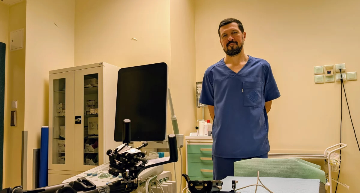 Na zdjęciu: Doktor Adam Jędrzejczyk już pracuje na nowym sprzęcie