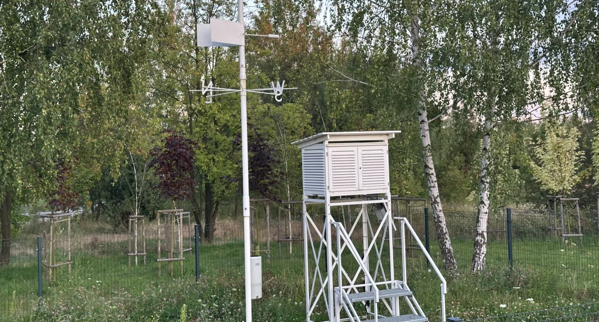 Na zdjęciu: miejsce wykonywania pomiarów i obserwacji meteorologicznych