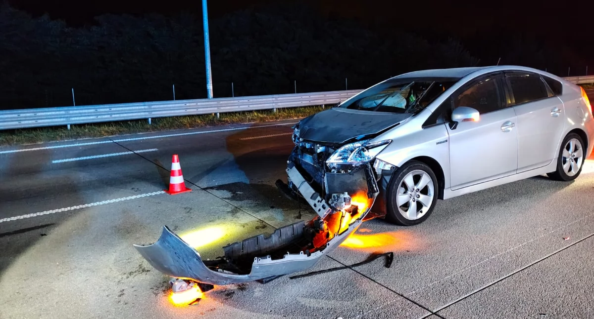Na zdjęciu: Do kolizji doszło na autostradzie A1, fot. KP PSP Radomsko 