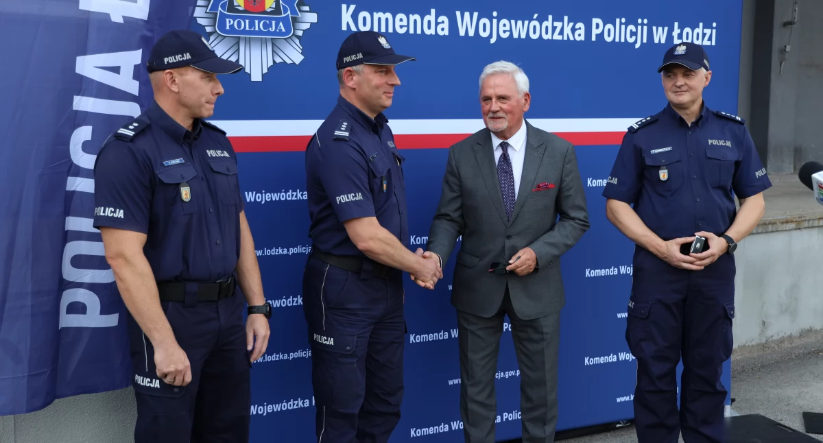Na zdjęciu: Uroczystość przekazania nowego sprzętu policji
