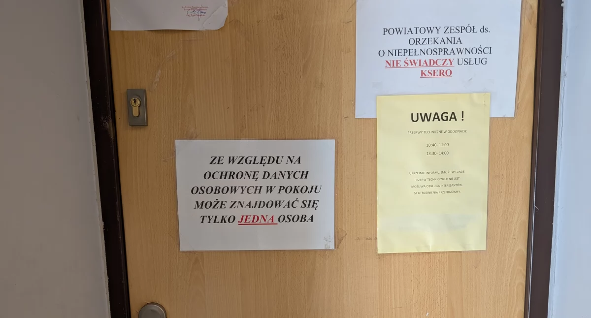 Na zdjęciu: za tymi drzwiami czeka na chorych lada