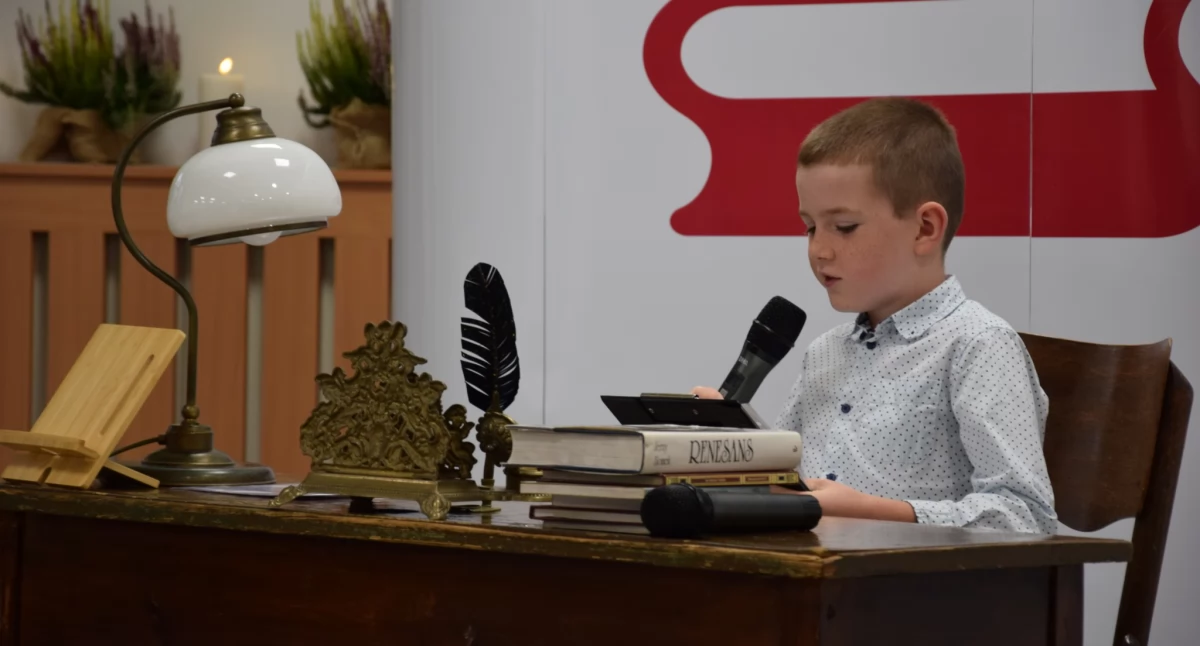 Na zdjęciu: Narodowe Czytanie to coroczna akcja popularyzująca polskich autorów, fot. Facebook/Radomsko Miasto Otwarte