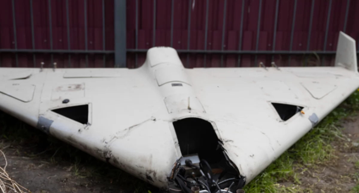 Obywatele, Jeden dronów spadł województwie łódzkim uszkodził jeden domów miejscowości Wyryki województwie lubelskim - zdjęcie, fotografia