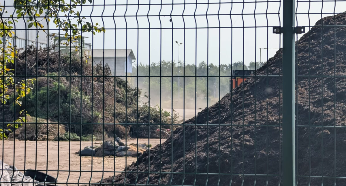 Na zdjęciu: Produkcja kompostu ma swoje zapachowe skutki