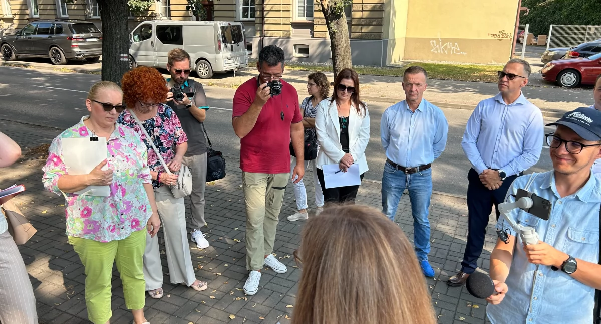 Na zdjęciu: Radni na wyjazdowej komisji na Kościuszki