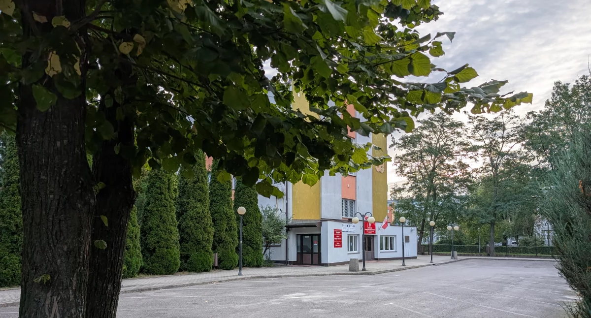 Na zdjęciu: Budynek Zespołu Szkół  Elektryczno-Elektronicznych