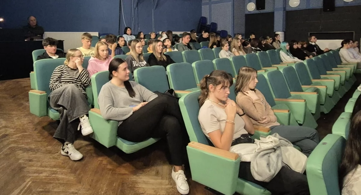 Na zdjęciu: uczniowie liceum w MDK w Przedburzu, fot. facebook/Liceum Ogólnokształcące w Przedborzu