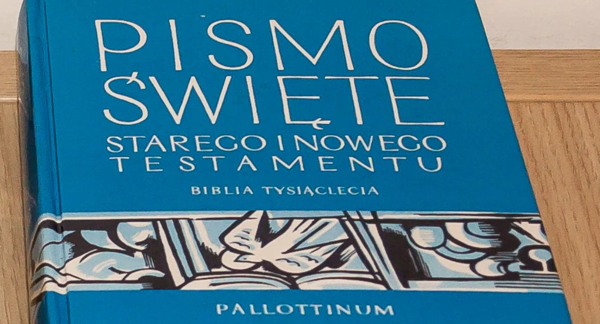 Na zdjęciu Biblia
