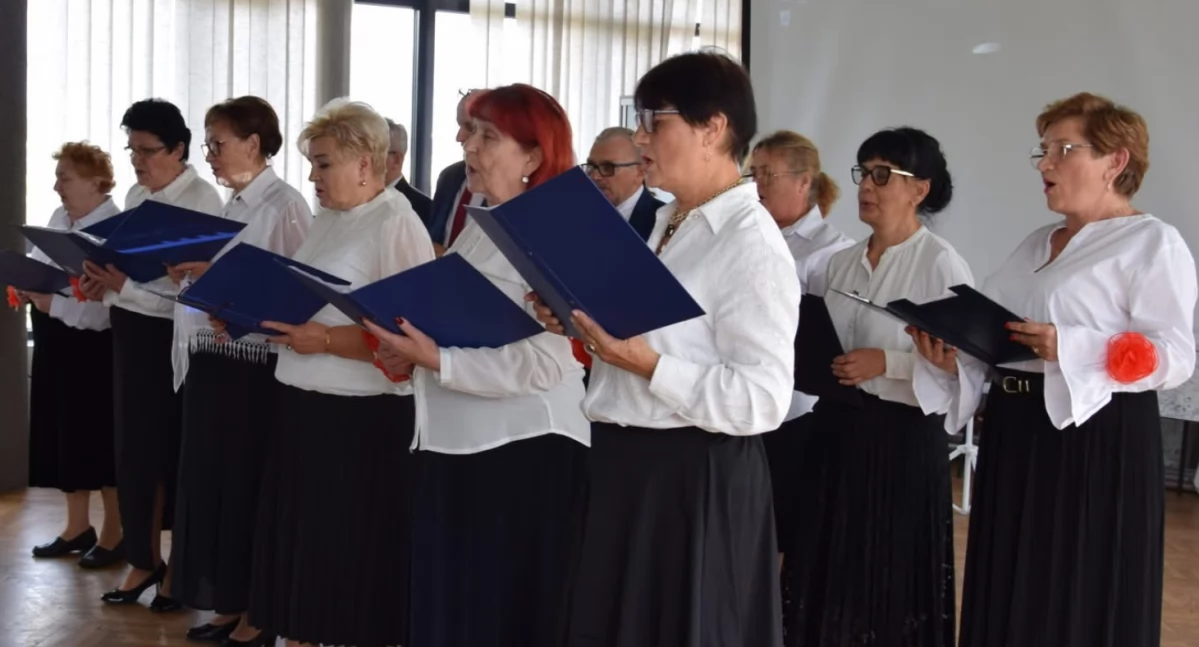 Na zdjęciu: występ artystyczny uświetniający inaugurację roku akademickiego, fot. facebook/Radomsko Miasto Otwarte