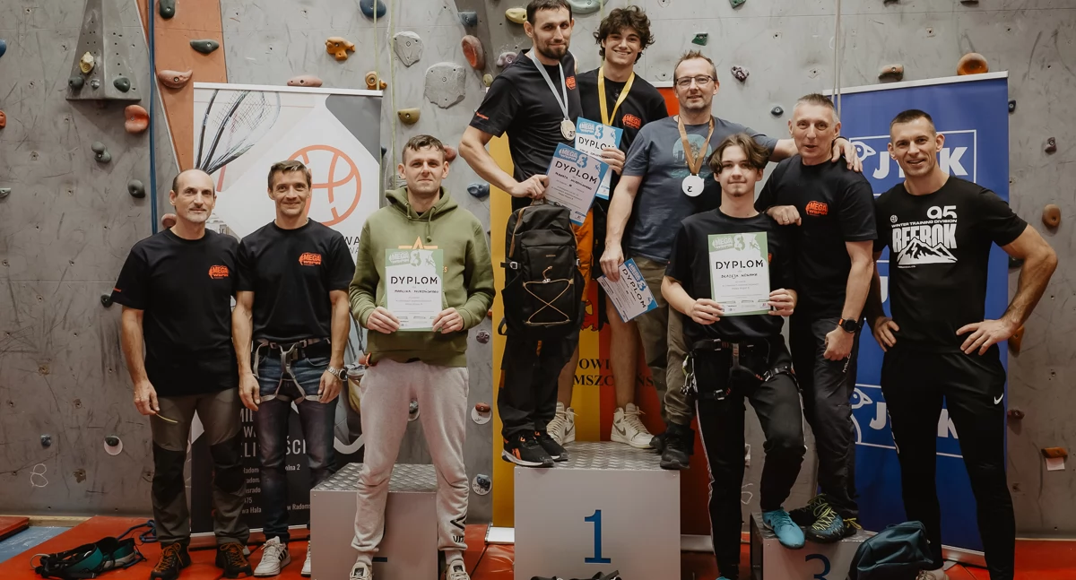 Na zdjęciu: uczestnicy ubiegłorocznych zawodów wspinaczkowych organizowanych w PHS, fot. Powiatowa Hala Sportowa w Radomsku