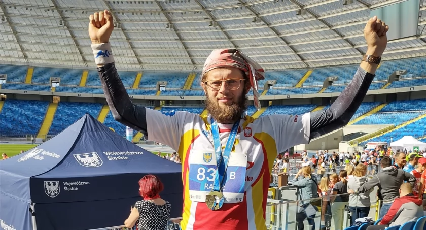 Na zdjęciu: To był już setny maraton
