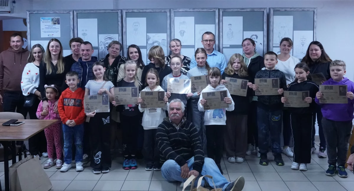 Na zdjęciu: uczestnicy konkursu plastycznego, fot. GOKiS w Kobielach Wielkich