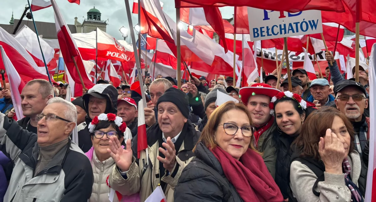 Na zdjęciu: Radomszczanie pojechali do Warszawy autokarem, fot. Facebook/Anna Milczanowska