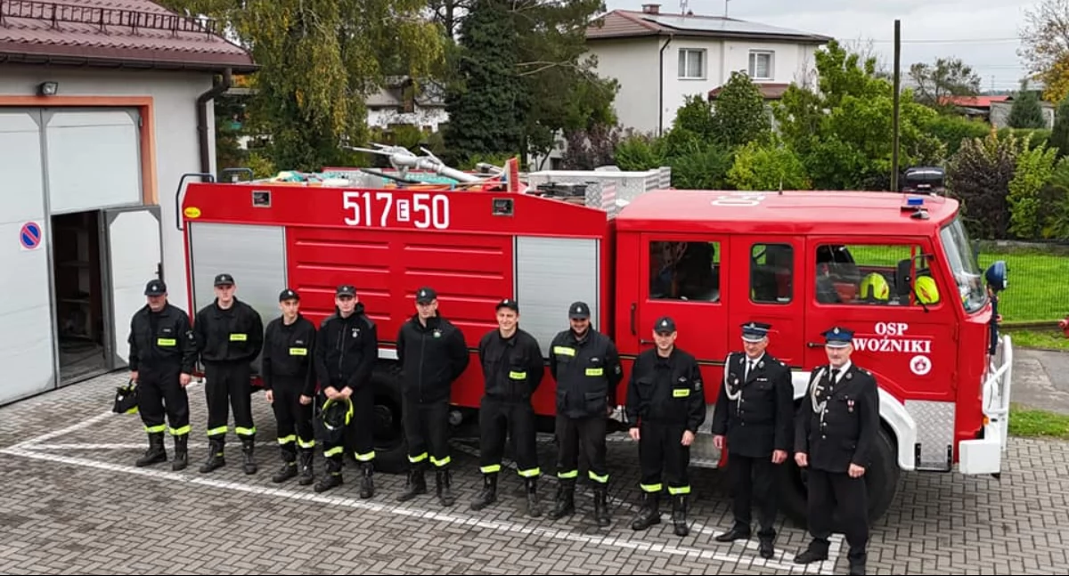 Na zdjęciu: Druhowie-Ochotnicy z Woźnik zwyciężyli w gminnych zmaganiach drużyn pożarniczych, fot. Gmina Lgota Wielka