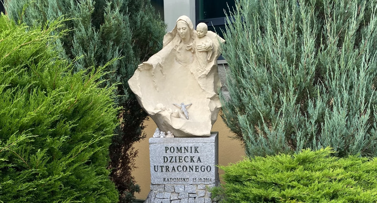 Na zdjęciu: pomnik dziecka utraconego na Cmentarzu Nowym w Radomsku 