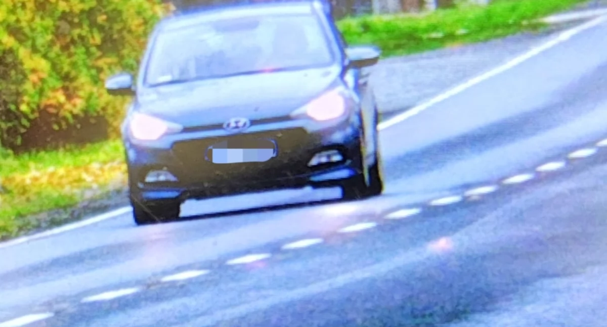 Na zdjęciu: samochód zatrzymanej kobiety, który pędził o ponad 50km/h za dużo, fot. KPP Radomsko