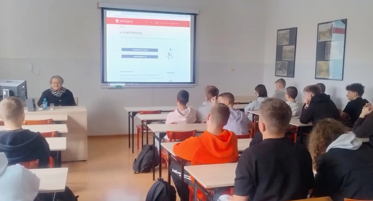Na zdjęciu: „Podatki bez tajemnic , fot. Facebook/ZSE Radomsko