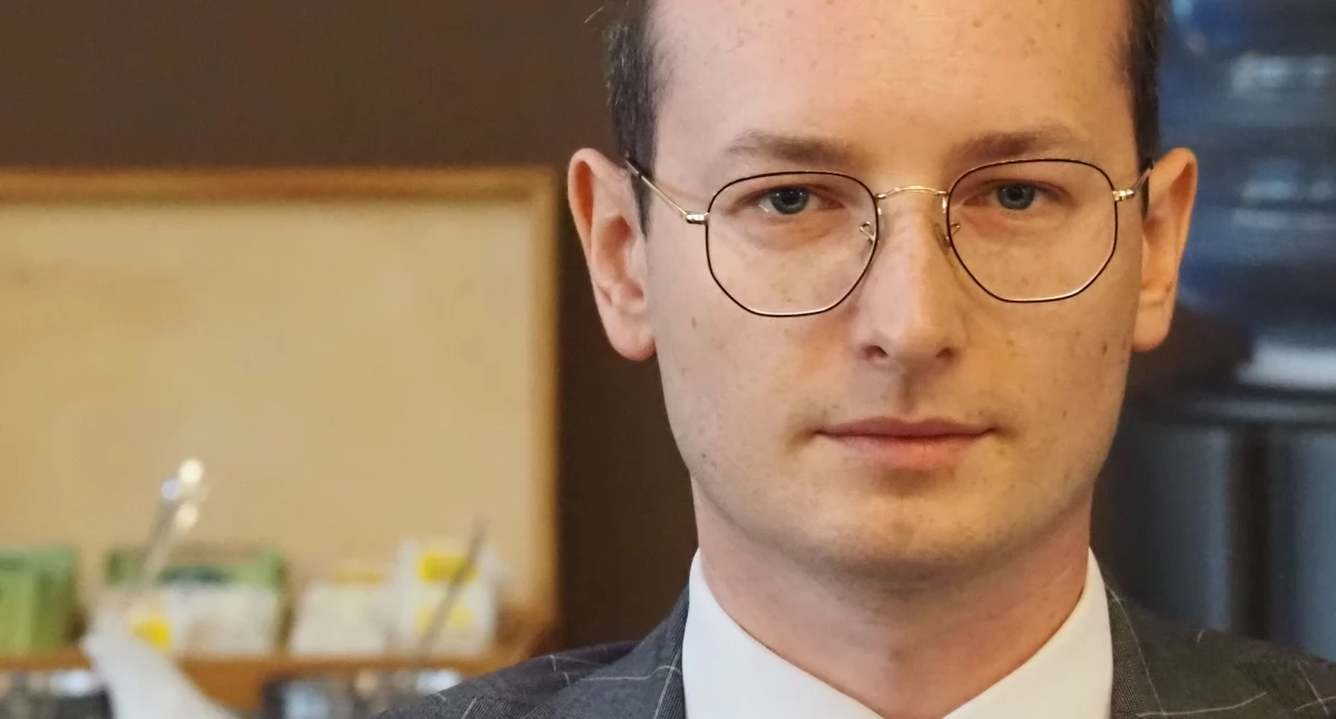 Na zdjęciu: Radny PiS Kamil Gniatkowski