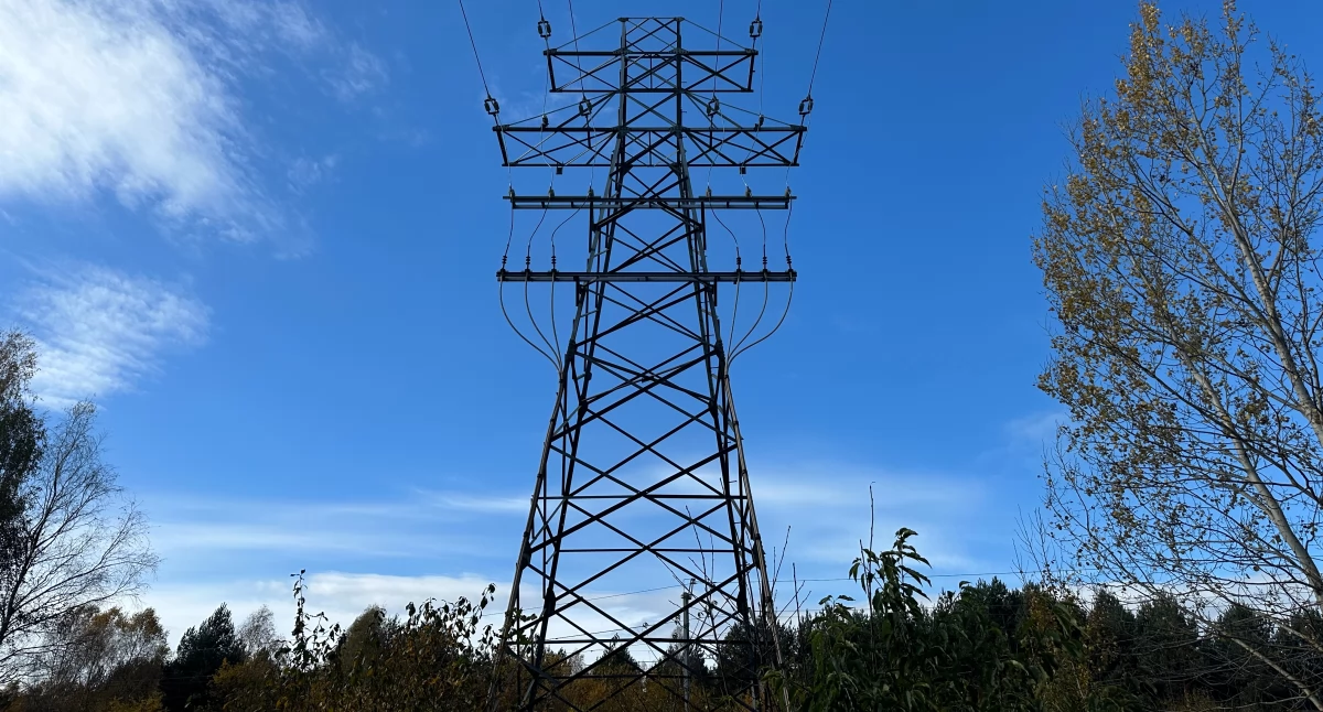 Na zdjęciu: słup elektryczny w Radomsku, przedstawiamy listę wyłączeń