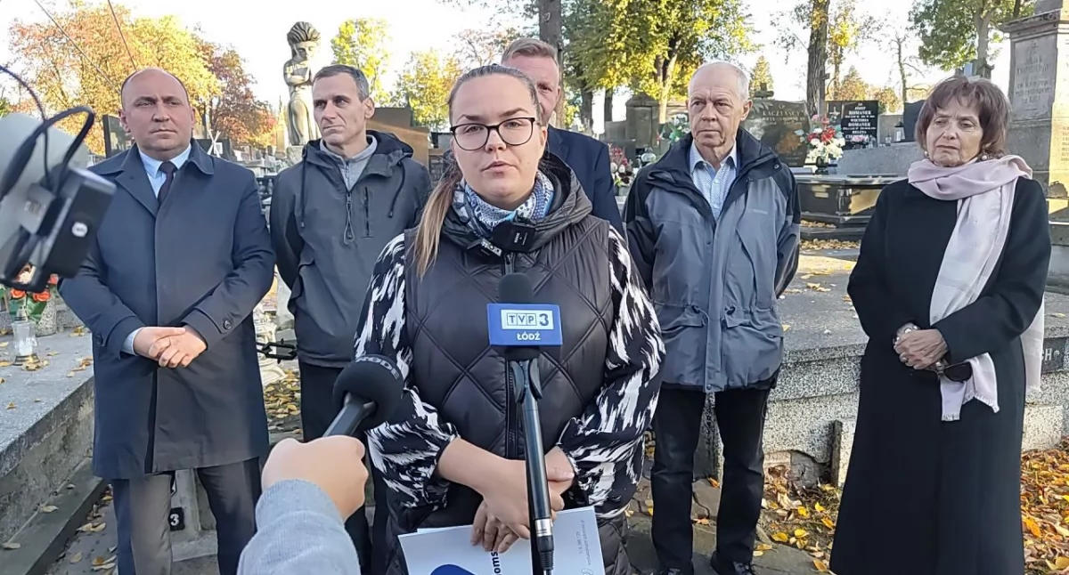 Na zdjęciu: Kwesta została reaktywowana w 2024. Aneta Bogdan ze Stowarzyszenia Spotted: Radomsko na konferencji prasowej w 2024