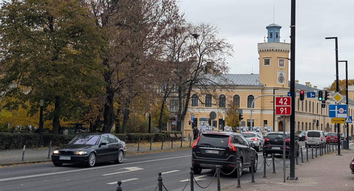 Na zdjęciu: W centrum po zmroku panują ciemności