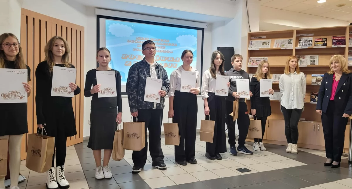 Na zdjęciu: Laureaci konkursu, fot. Facebook/Miejska Biblioteka Publiczna Radomsko 