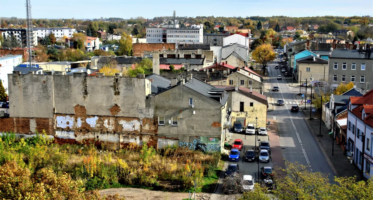 Na zdjęciu: Radomsko, ul. Przedborska, rok 2022. Obecnie prowadzona jest tutaj budowa nowych mieszkań