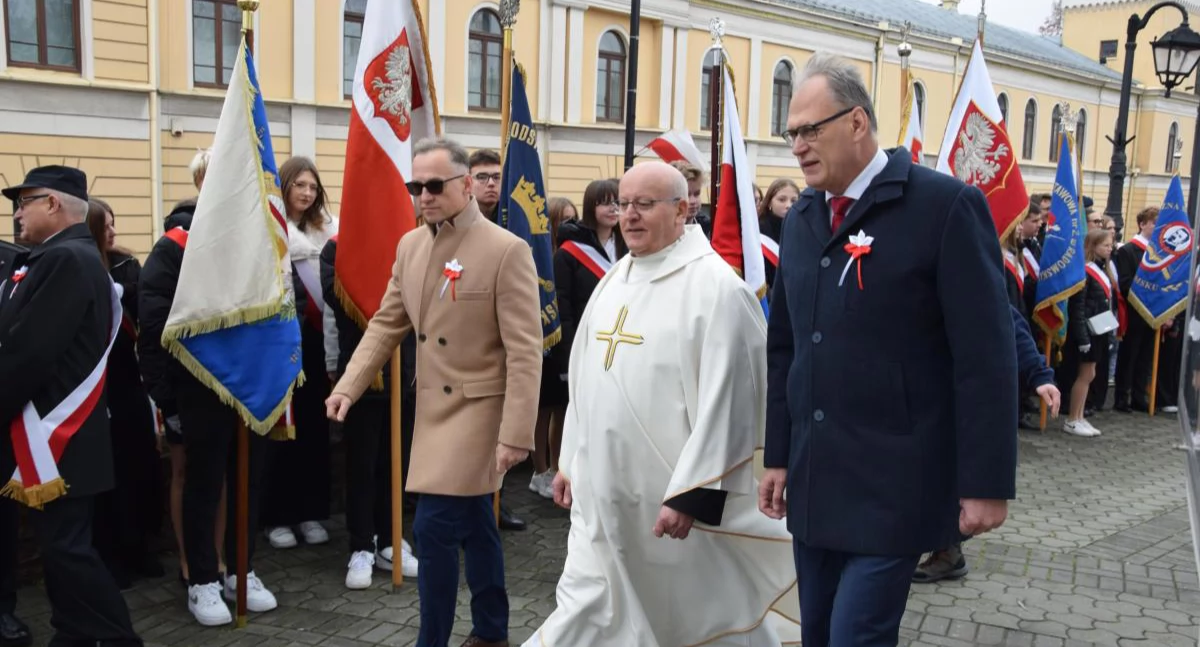 Na zdjęciu: Od lewej: Rafał Dębski, ksiądz Antoni Arkit i Jarosław Ferenc