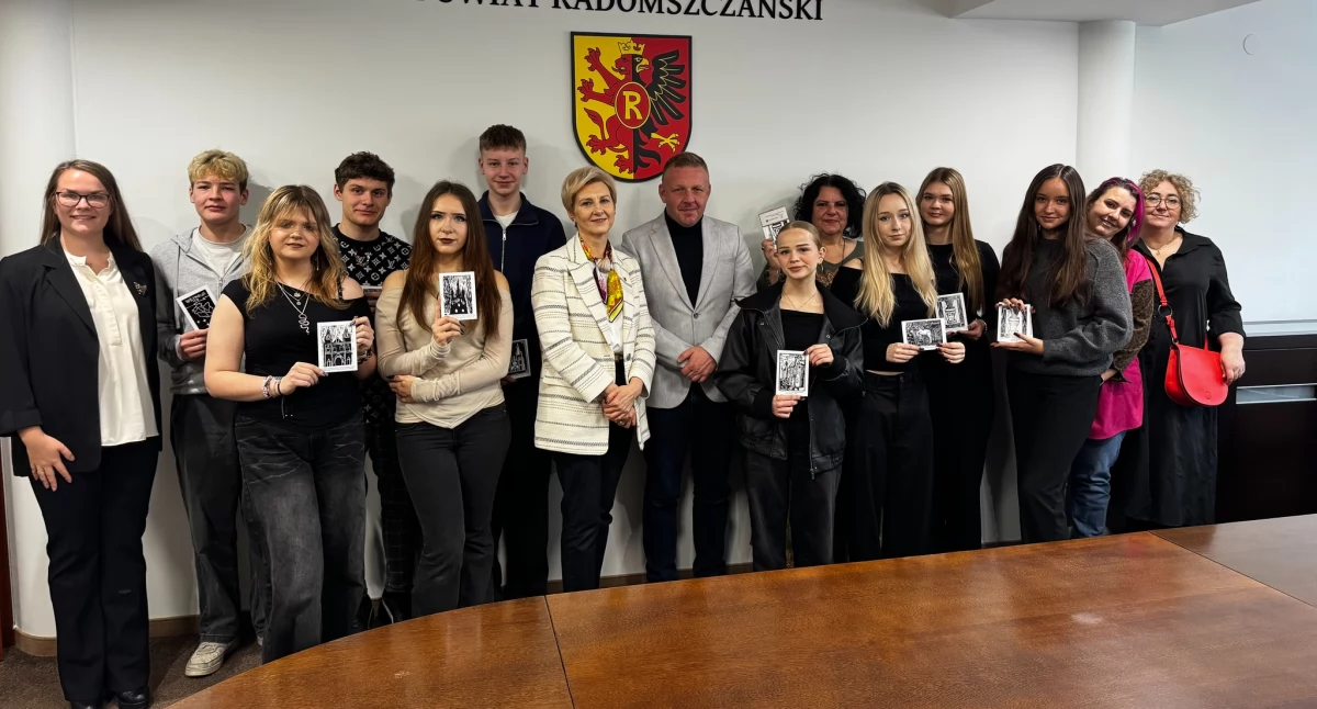 Na zdjęciu: Uczestnicy projektu, fot. Facebook/Powiat Radomszczański