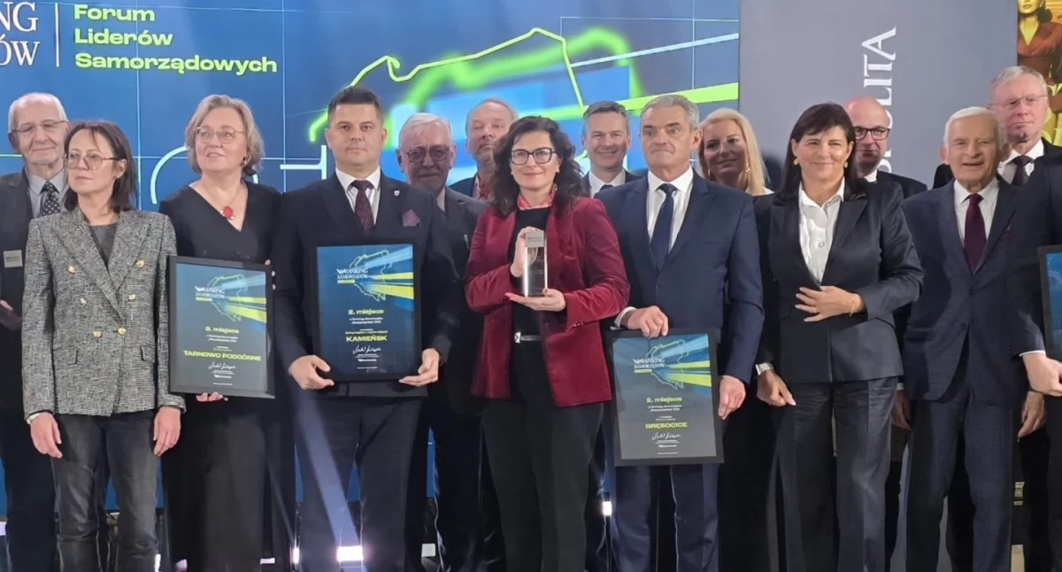 Na zdjęciu: laureaci konkursu samorządowego, fot: strona urzędu Gminy Kamieńsk