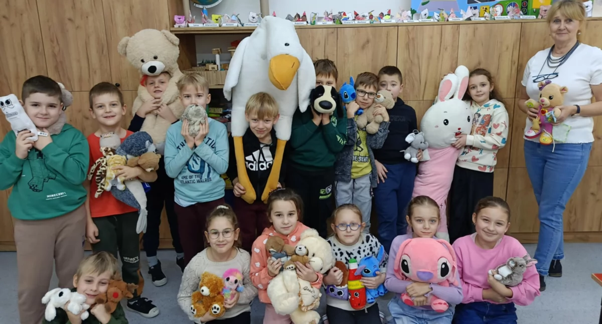 Na zdjęciu: Światowy Dzień Pluszowego Misia, fot. Facebook/PSP w Woli Blakowej