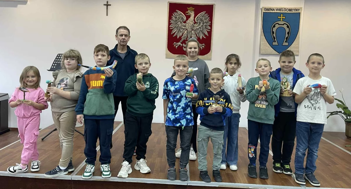 Na zdjęciu: młodzi uczestnicy zajęć w ośrodku kultury w Gminie Wielgomłyny, fot. Gminny Ośrodek Kultury i Sportu w Wielgomłynach