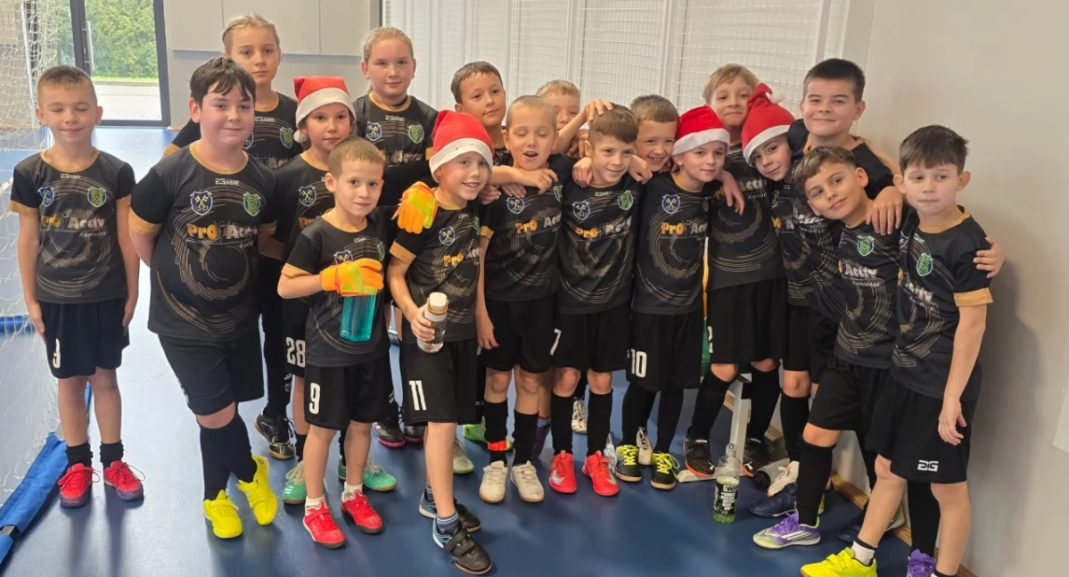 Na zdjęciu: Mikołajkowe zawody sportowe w Kamieńsku, fot. Gmina Kamieńsk