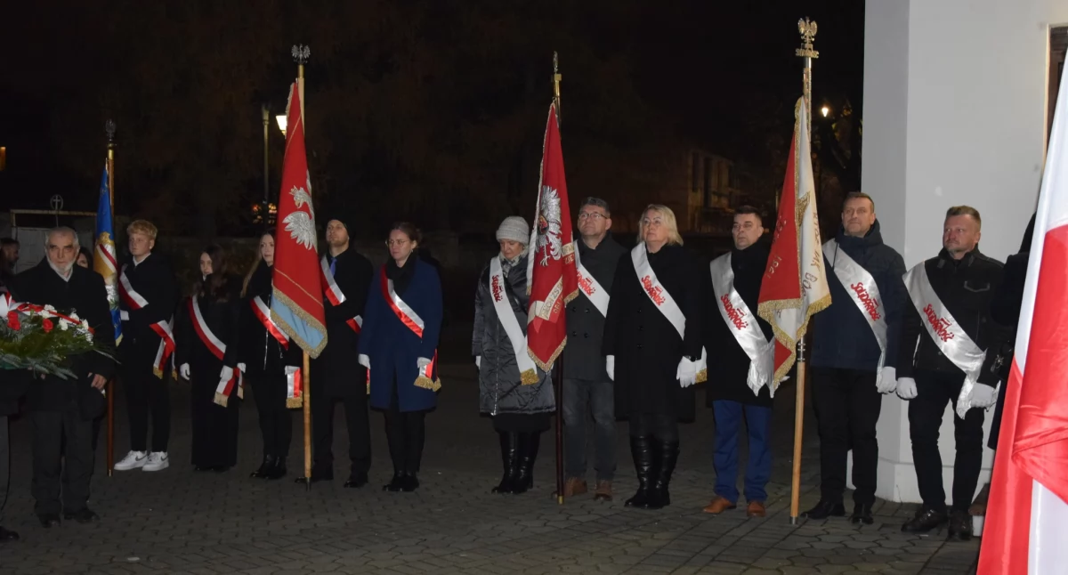 Na zdjęciu: Poczty sztandarowe, fot. Facebook/Powiat Radomszczański