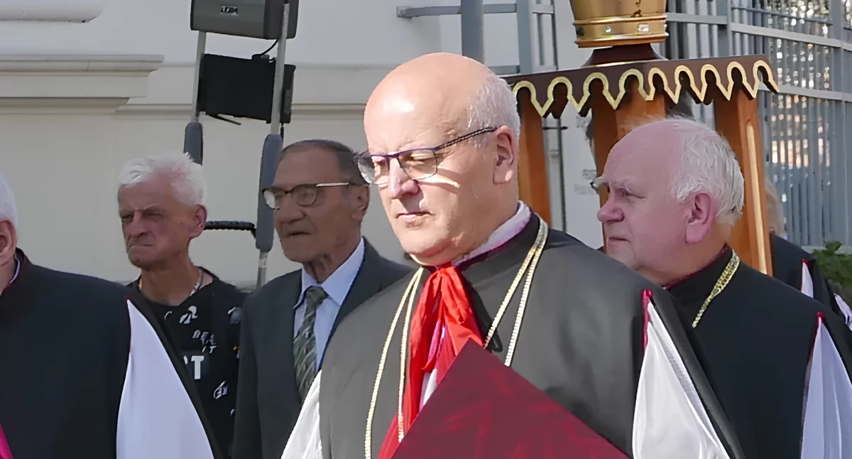 Na zdjęciu; Ks. Antoni Arkit podczas Procesji Jadwiżańskiej