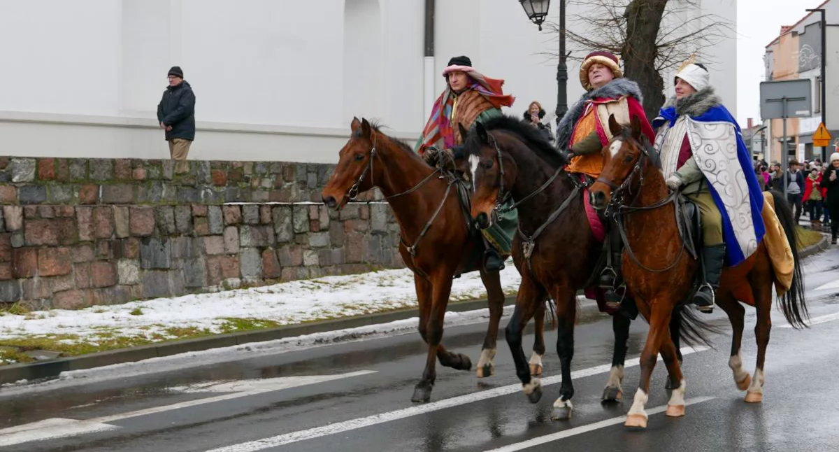 We wtorek 6 stycznia, jak w wielu miastach w Polsce, na ulicach pojawi się Orszak Trzech króli (na zdj. orszak z 2025 roku)