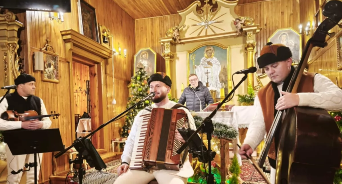 Na zdjęciu: Kapela góralska wystąpiła w kościele na Bugaju Zakrzewskim