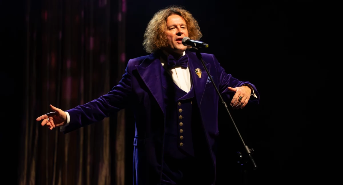 Na zdjęciu: Koncert prowadził Ivo Orłowski, fot. Facebook/MDK Radomsko/Ania Zwierzyńska