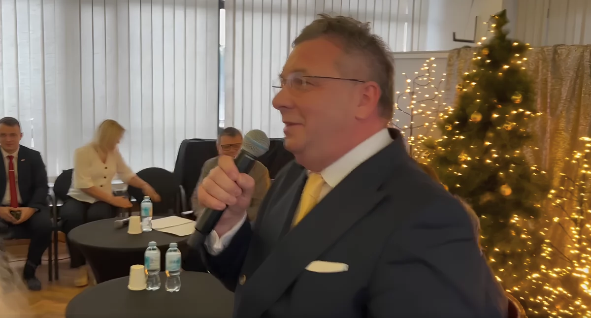 Na zdjęciu: Spotkanie z posłem Michałem Wójcikiem w MDK