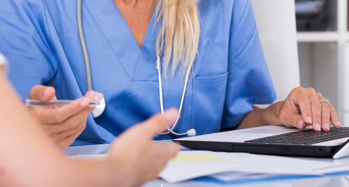 Na zdjęciu: Doktor Skwira uważa, że część obowiązków mogą przejąć pielęgniarki