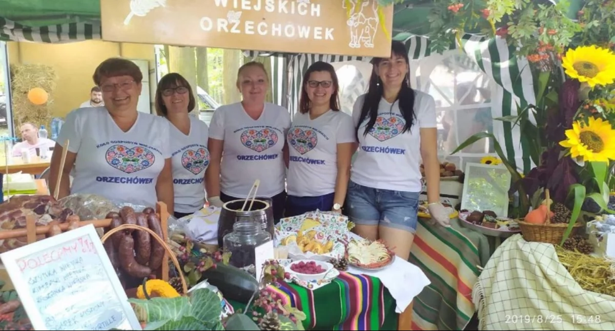 Na zdjęciu Koło Gospodyń Wiejskich Orzechówek