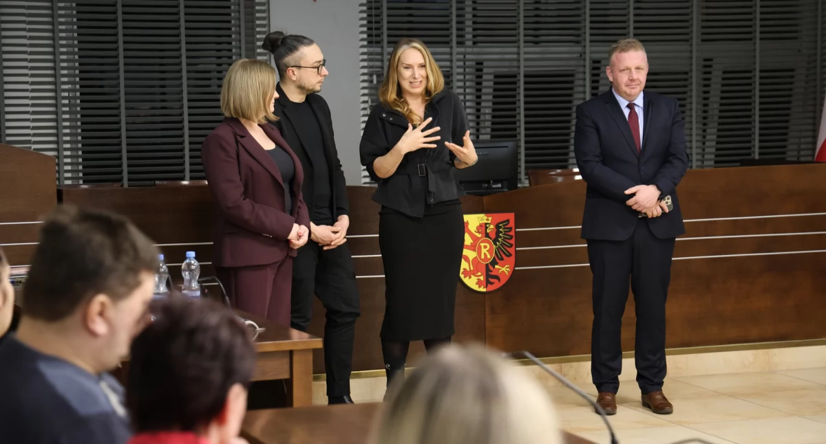 Na zdjęciu: Spotkanie konsultacyjne odbyło się w starostwie