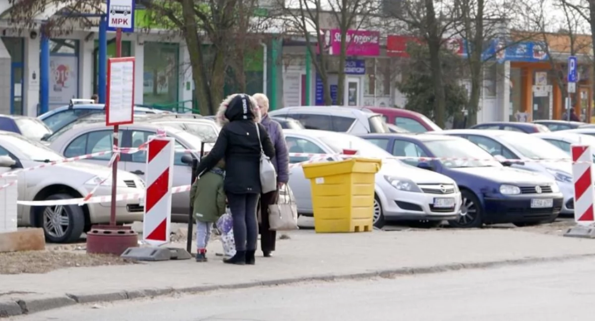 Urząd miasta, Kolejne pieniądze remonty dróg Radomsku milion dotacji Chopina Leszka Czarnego - zdjęcie, fotografia