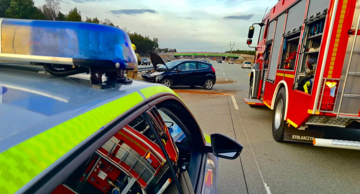 Na zdjęciu: Wypadek na A1, fot. KPP Radomsko/Facebook OSP Kamieńsk