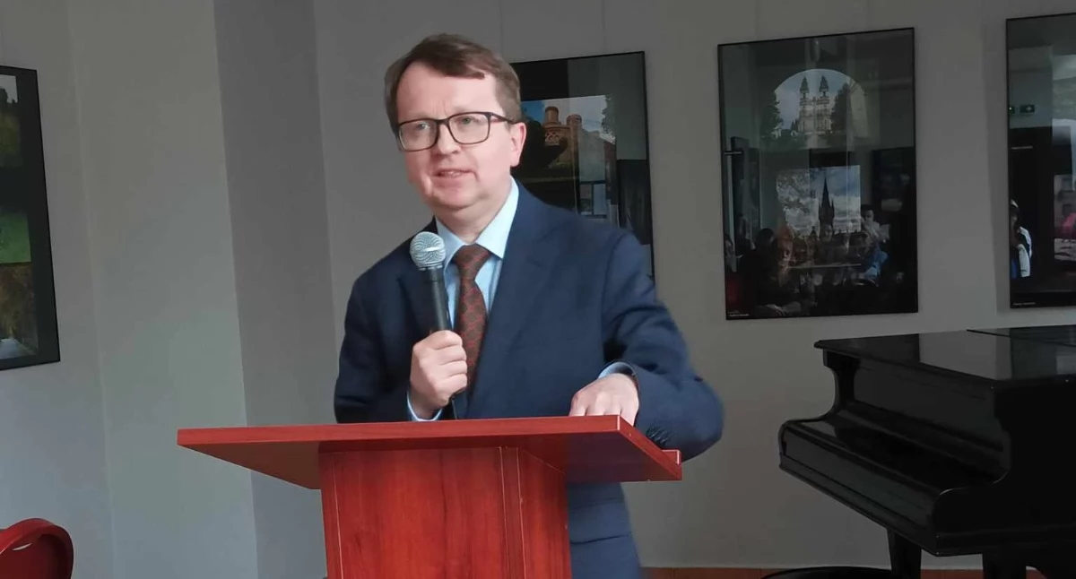 Na zdjęciu: Wykład wygłosił profesor Sroka, fot. Facebook/MR