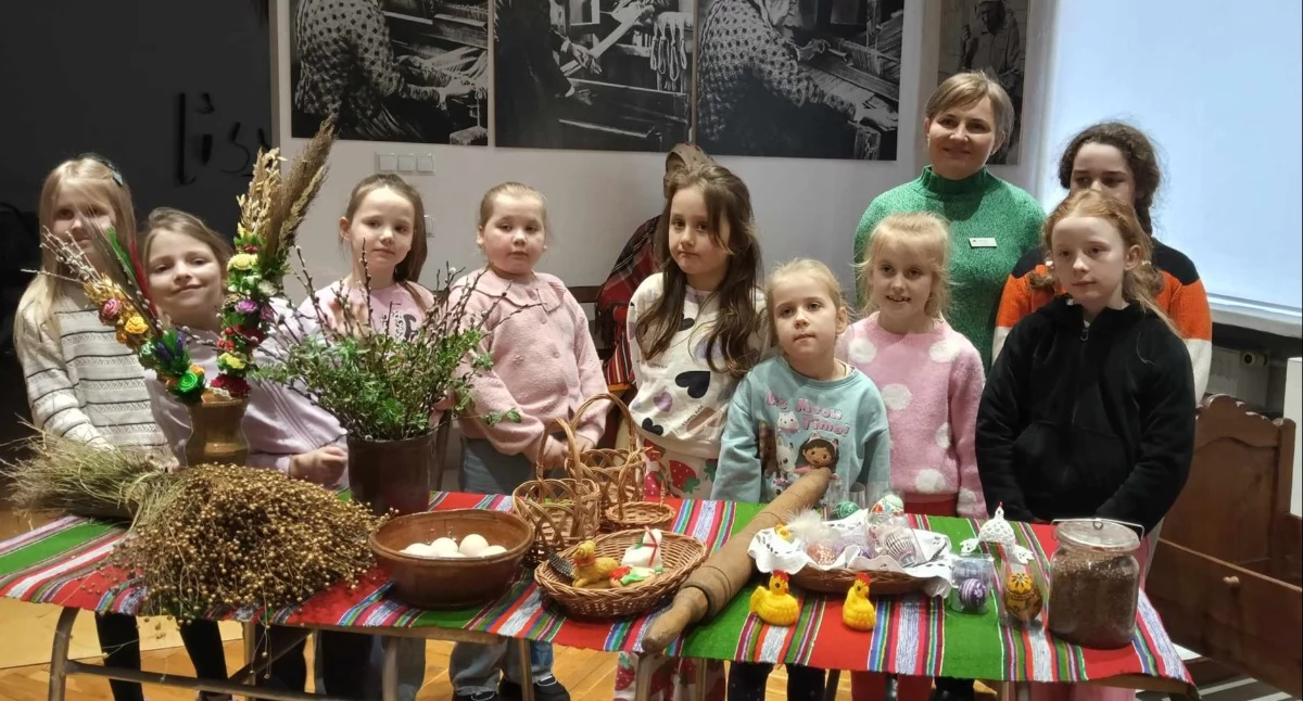 Na zdjęciu: Uczniowie z PSP w Szczepocicach, fot. Facebook/Muzeum Regionalne w Radomsku