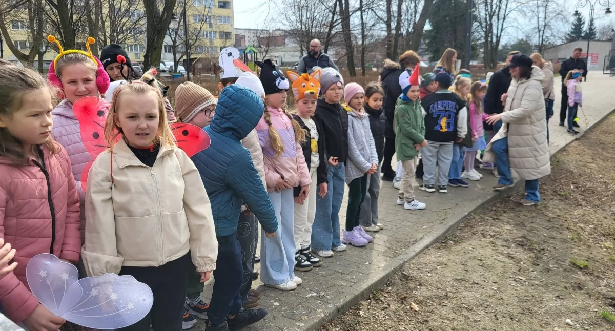 Na zdjęciu: Ulicami Radomska ruszył barwny korowód, fot. Facebook/Starostwo Radomsko
