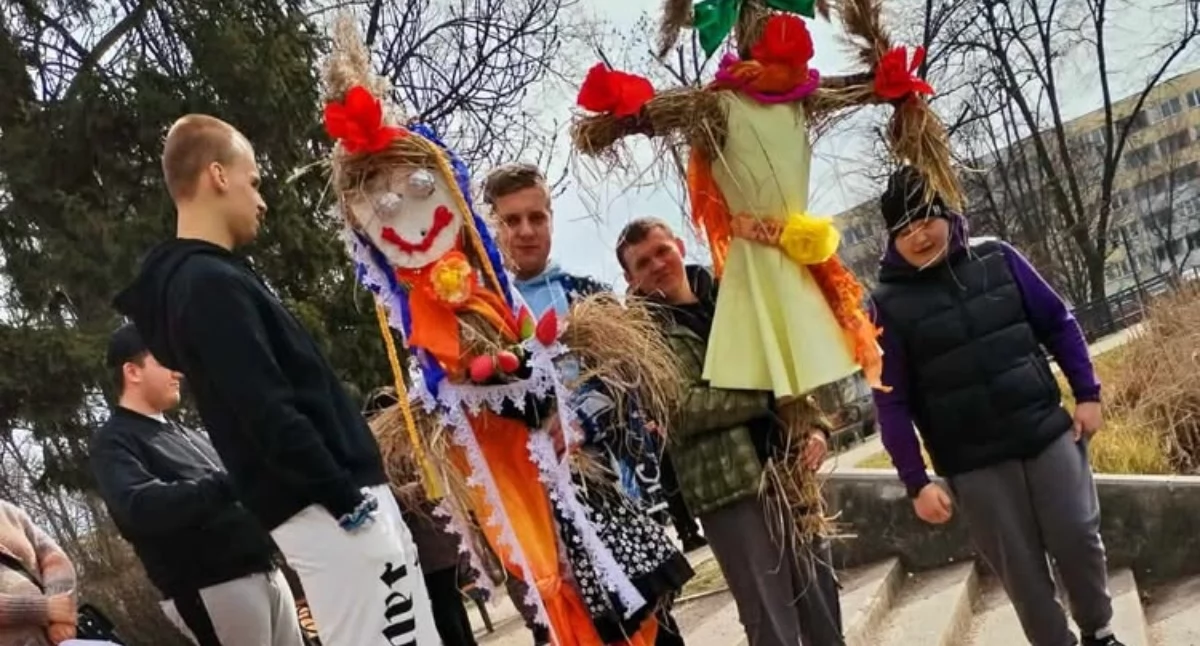 Na zdjęciu: Podopieczni SOSW pożegnali zimę. fot. Facebook/Powiat Radomszczański