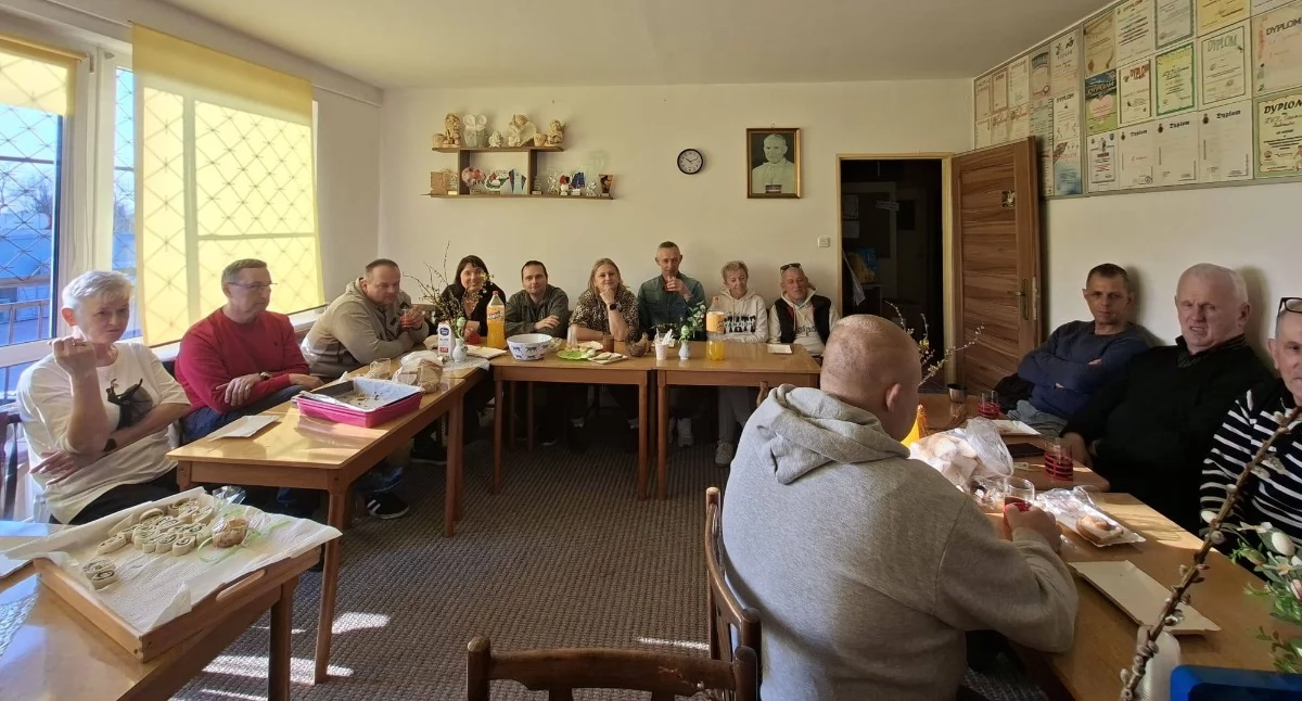 Na zdjęciu: Spotkanie z okazji Ogólnopolskiego Dnia Trzeźwości, fot. Facebook/Klub Wzajemnej Pomocy Szansa 